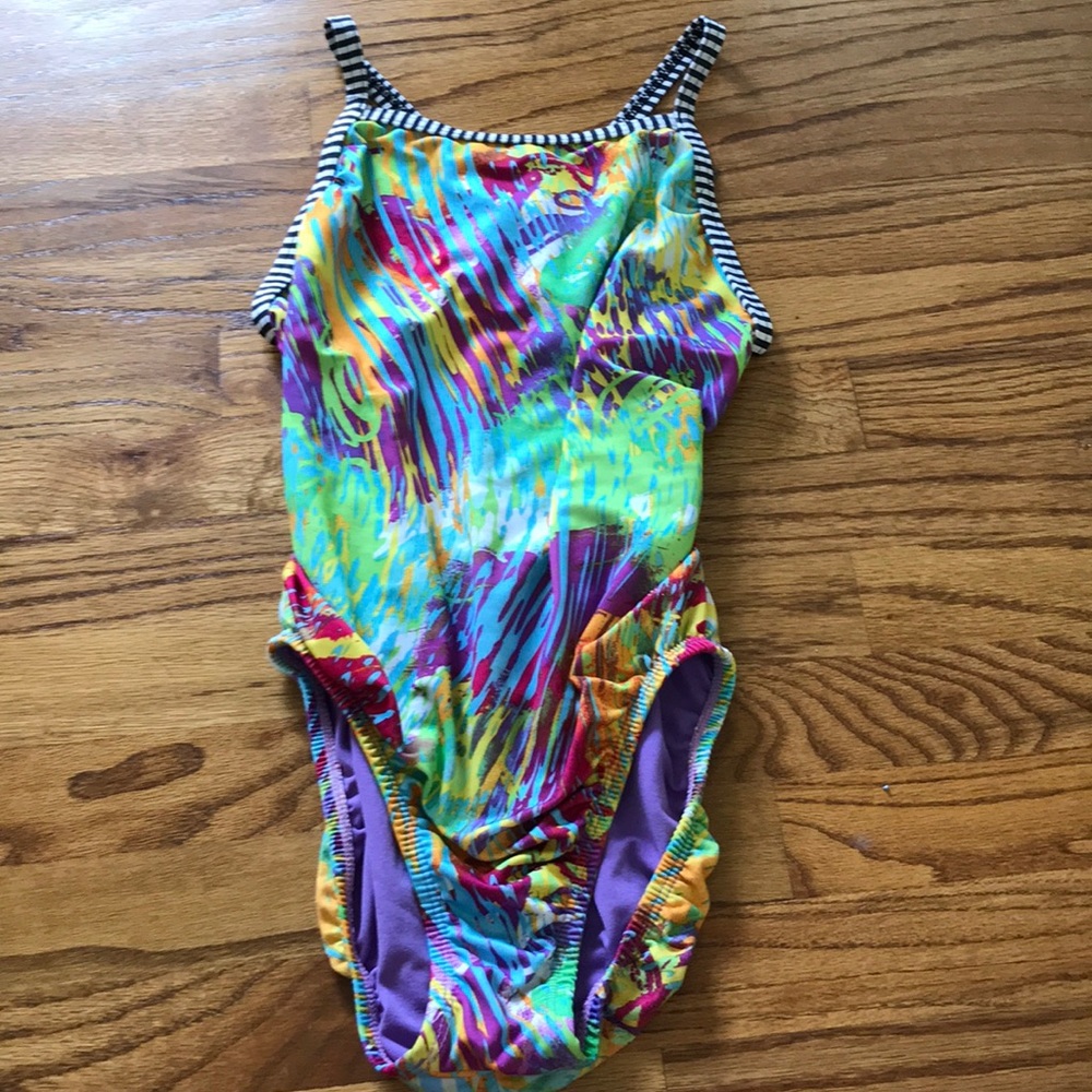 dolfin circle back. slightly worn